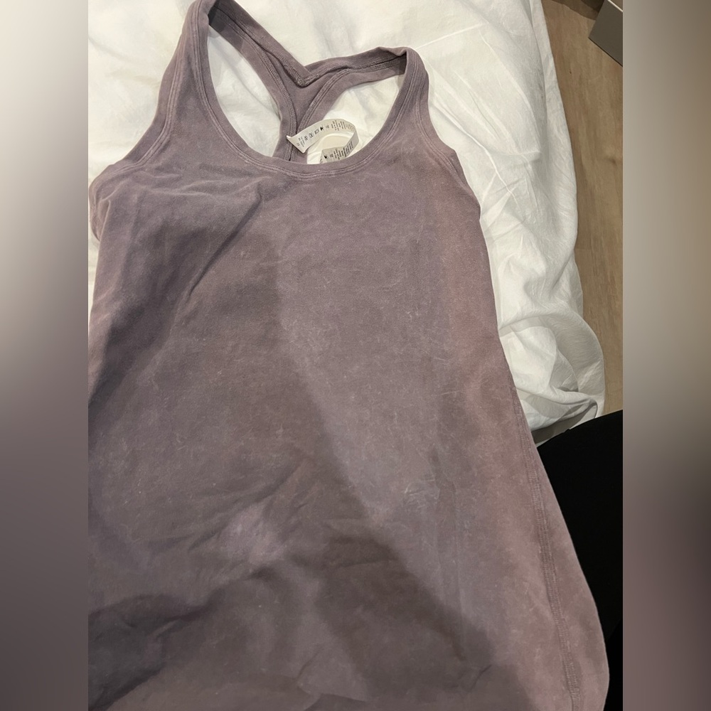 Never worn - lululemon too